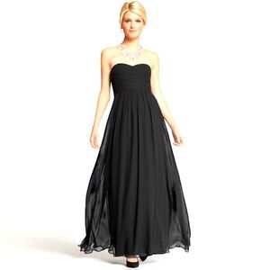 ANN TAYLOR Silk Georgette Shirred
Strapless Gown (10)